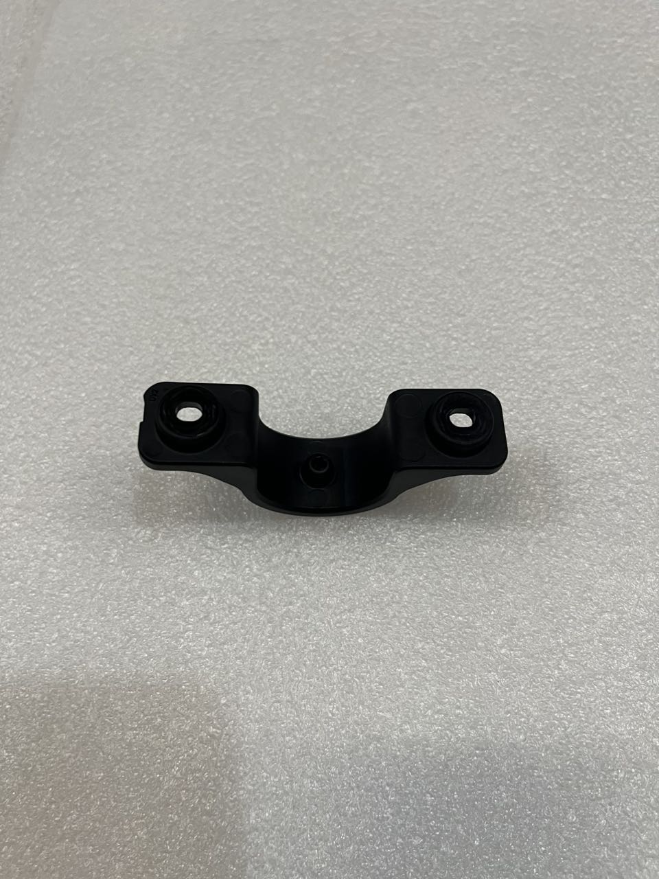 Water tank top fixings