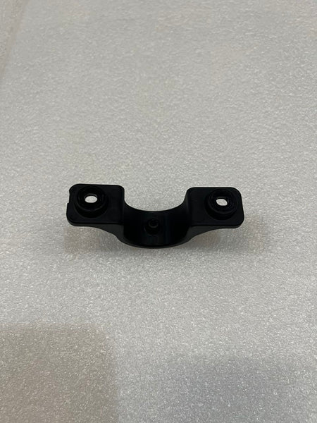 Water tank top fixings